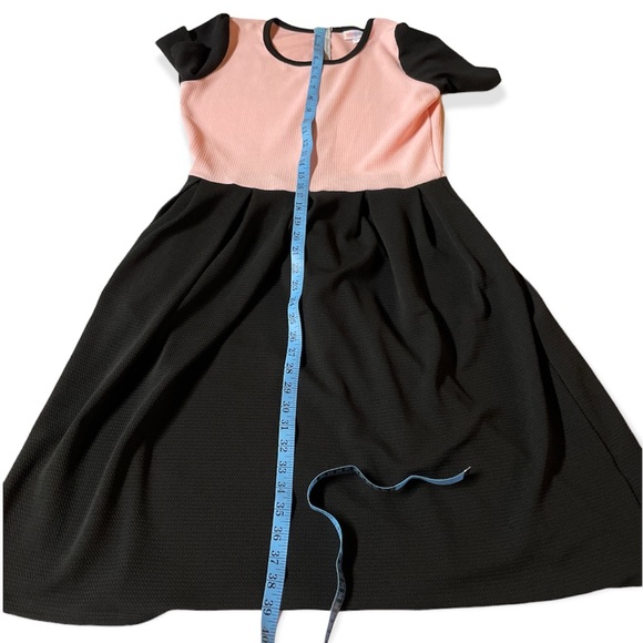 LuLaRoe Amelia Dress Womens Large Solid Black Pink Pockets Pleated Retro Style - Picture 7 of 12